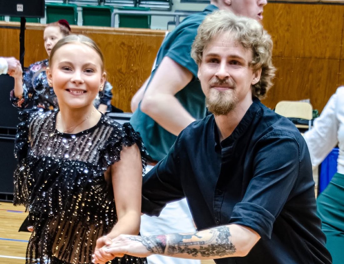 Dansfamiljen — dansuppvisning på Unda The Hood